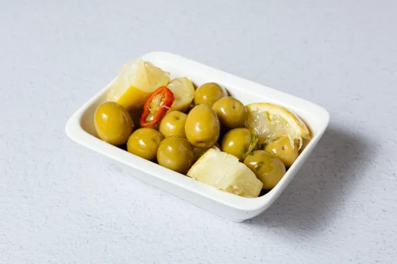 זיתים בלימון וצ'ילי