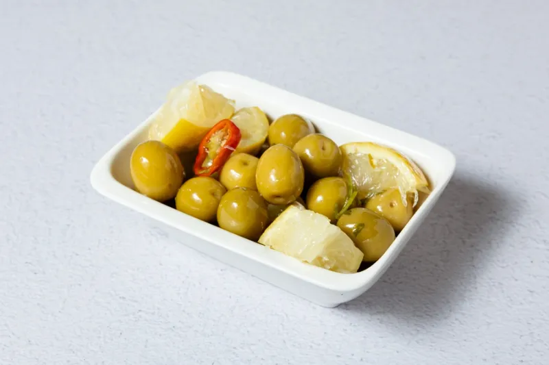 זיתים בלימון וצ'ילי